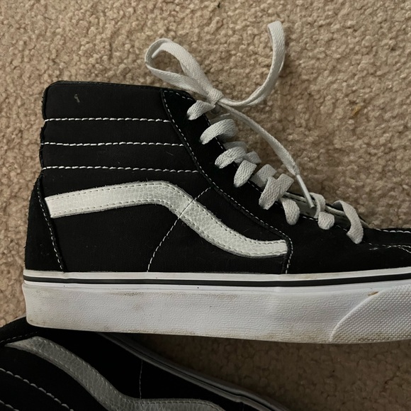 Women’s size 8 (men’s 6.5) high top vans - Picture 5 of 7